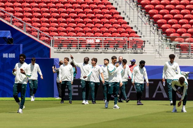 SOCCER AUSTRALIA TRAINING, The Socceroos squad gets a first look of the pitch ahead of their match against Paraguay at the San Francisco Bay Area Stadium in Santa Clara, California, United States, Wednesday, June 24, 2026. ( NO ARCHIVING Alameda California United States  Copyright: xJasonxHenryx 20260625120763918258