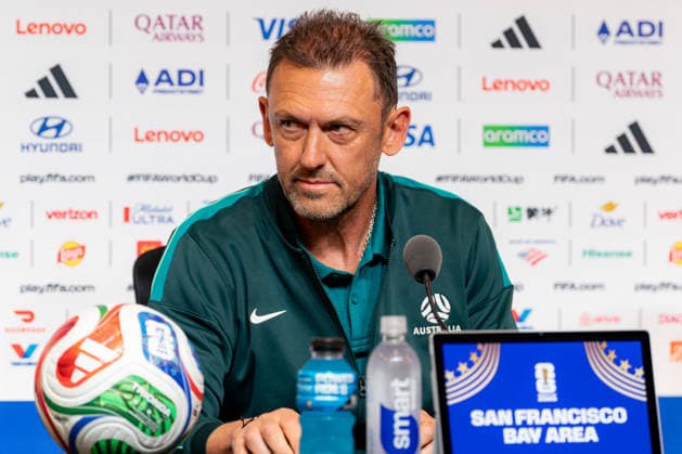 SOCCER AUSTRALIA TRAINING, Socceroos coach Tony Popovic during a press conference, PK, Pressekonferenz ahead of their match against Paraguay at the San Francisco Bay Area Stadium in Santa Clara, California, United States, Wednesday, June 24, 2026. ( NO ARCHIVING Alameda California United States  Copyright: xJasonxHenryx 20260625131537189195