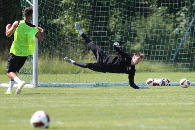 Regionalliga Nordost: Trainingsauftakt des 1. FC Lok Leipzig, 24.06.2026 Torwart Felix Daffner (Neuzugang, Lok Leipzig). Fußball, Regionalliga Nordost, Saison 2026 2027, Trainingsauftakt des 1. FC Lok Leipzig am 24.06.2026 im Bruno-Plache-Stadion, Leipzig. *** Regionalliga Nordost: 1 FC Lok Leipzig Kicks Off Training, June 24, 2026; Goalkeeper Felix Daffner Joins the Team; Lok Leipzig Soccer; Regionalliga Nordost; 2026–2027 Season; 1 FC Lok Leipzig Kicks Off Training on June 24, 2026, at Bruno Plache Stadium, Leipzig Copyright: xBEAUTIFULxSPORTS JanxKaeferx
