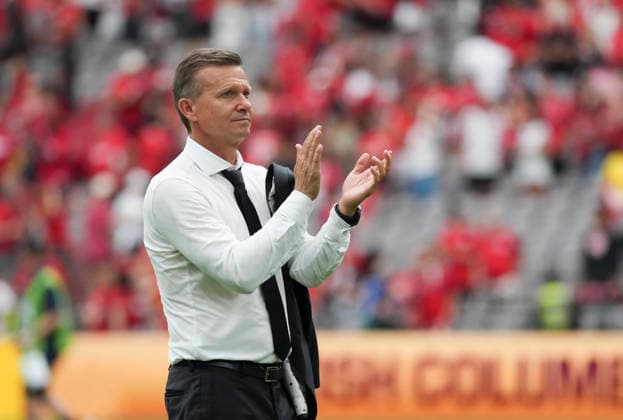 (260625) -- VANCOUVER, June 25, 2026 -- Jesse Marsch, head coach of Canada greets spectators after the group B match between Switzerland and Canada at the 2026 FIFA World Cup, WM, Weltmeisterschaft, Fussball at BC Place Vancouver in Vancouver, Canada, June 24, 2026. ) (SP)CANADA-VANCOUVER-FOOTBALL-FIFA WORLD CUP-GROUP B-SUI VS CAN MengxYongmin 