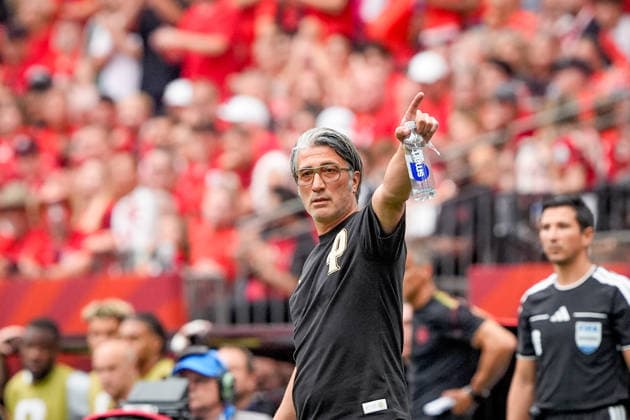Kanada: Fußball FIFA Weltmeisterschaft 2026 Gruppenphase Schweiz vs Kanada BC Place Stadium (Vancouver, British Columbia): Murat Yakin (Trainer, Schweiz) Mimik, Gesichtsausdruck, Emotion *** Canada Soccer 2026 FIFA World Cup Group Stage Switzerland vs. Canada BC Place Stadium Vancouver, British Columbia Murat Yakin, Coach, Switzerland Facial expressions, emotions Copyright: xJOERANxSTEINSIEKx