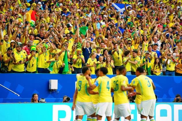Vinicius Junior of Brazil celebrates with teammates and fans after scoring Scotland v Brazil, 2026 FIFA World Cup, WM, Weltmeisterschaft, Fussball Group C, Football, Miami Stadium, Miami, Florida, USA - 24 Jun 2026Miami Miami Stadium Florida (FL) United States of America EDITORIAL USE ONLY No use with unauthorised audio, video, data, fixture lists, club league logos or live services. Online in-match use limited to 120 images, no video emulation. No use in betting, games or single club league player publications.  Copyright: xJavierxGarcia Shutterstockx 16956030aq