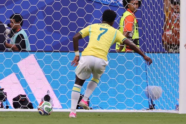 FIFA World Cup, WM, Weltmeisterschaft, Fussball 2026 - Group C - Scotland vs Brazil Vinicius Junior of Brazil scores the 0-1 goal during the FIFA World Cup 2026 group stage match Scotland against Brazil, in Miami, Florida, USA, 24 June 2026. MIAMI United States  Copyright: xCRISTOBALxHERRERA-ULASHKEVICHx