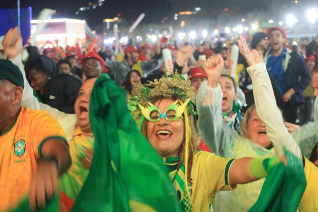 Escócia x Brasil Arena Copacabana RJ RIO DE JANEIRO, RJ - 24.06.2026: ESCoCIA X BRASIL ARENA COPACABANA RJ - Fans watch the Scotland vs. Brazil game at the Copacabana Arena on the sands of Copacabana Beach in Rio de Janeiro, RJ. (Photo: Luiz Gomes Fotoarena) x2969459x  LuizxGomes