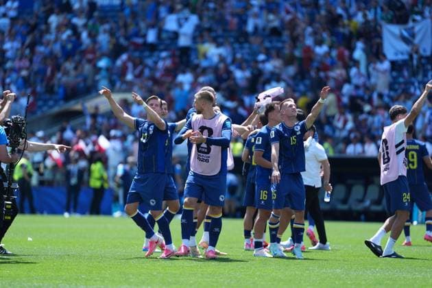 FIFA World Cup, WM, Weltmeisterschaft, Fussball 26 Group B - Bosnia and Herzegovina vs Qatar SEATTLE, WASHINGTON - JUNE 24: Bosnia and Herzegovina players celebrate after the match during the FIFA World Cup 2026 Group B match between Bosnia and Herzegovina and Qatar at Seattle Stadium on June 24, 2026 in Seattle, Washingtonphoto by Mohamed Gamal JNA Press SEATTLE United States of America Copyright: x xMohamedxGamalxTageldinx xJNAxPressx