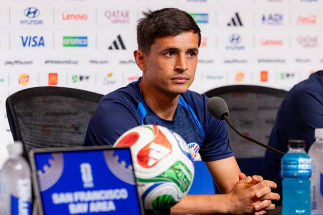 SOCCER AUSTRALIA TRAINING, Paraguay player Andreas Cubas during a press conference, PK, Pressekonferenz before they take on the Socceroos in the World Cup at the San Francisco Bay Area Stadium in Santa Clara, California, United States, Wednesday, June 24, 2026. ( NO ARCHIVING Alameda California United States  Copyright: xJasonxHenryx 20260625170714416820