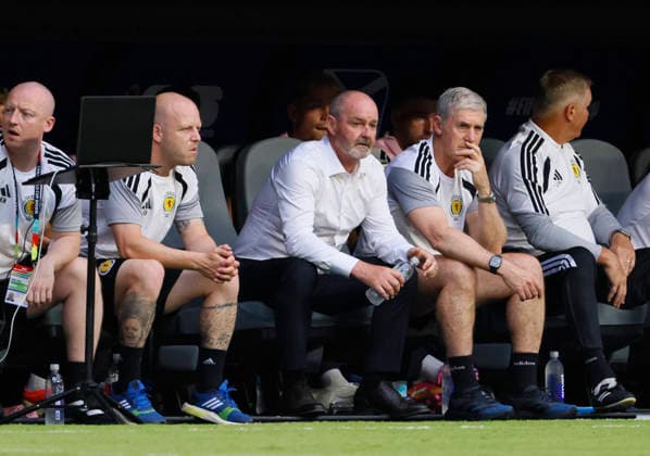 Scotland v Brazil: Group C - FIFA World Cup, WM, Weltmeisterschaft, Fussball 2026 Steven Naismith Assistant coach of Scotland and Steve Clarke, Head Coach of Scotland on the bench during the FIFA World Cup 2026 Group C match between Scotland and Brazil at Miami Stadium on June 24, 2026 in Miami, United States. Miami Gardens Miami Stadium FL United States Copyright: xAllstarxPicturexLibraryxLtdx