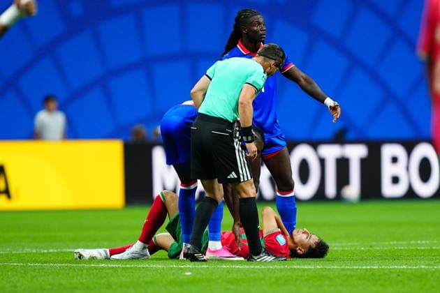 Morocco v Haiti - FIFA World Cup, WM, Weltmeisterschaft, Fussball 2026 - Group C ATLANTA, USA - JUNE 24: Anass Salah-Eddine of Morocco lies on the ground after an injury during 2026 FIFA World Cup First Stage Group C match between Morocco and Haiti at Mercedes-Benz Stadium (Atlanta Stadium) in Atlanta, Georgia, United States on June 24, 2026. Evrim Aydin Anadolu Georgia United States. Editorial use only. Please get in touch for any other usage.  Copyright: x2026xAnadoluxEvrimxAydinx
