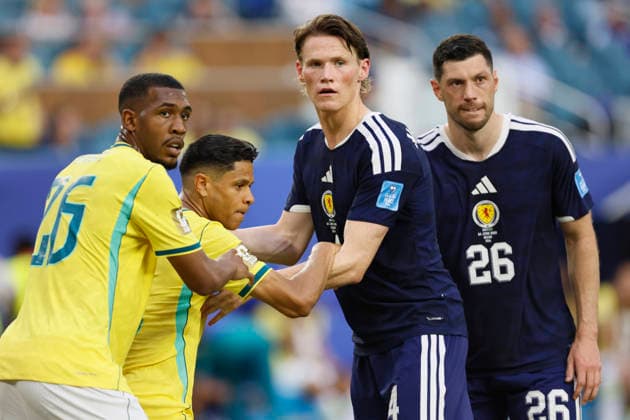 Scotland v Brazil: Group C - FIFA World Cup, WM, Weltmeisterschaft, Fussball 2026 Rayan of Brazil, Rayan of Brazil, Douglas of Brazil, Scott McTominay of Scotland and Scott McKenna of Scotland challenge during the FIFA World Cup 2026 Group C match between Scotland and Brazil at Miami Stadium on June 24, 2026 in Miami, United States. Miami Gardens Miami Stadium FL United States Copyright: xAllstarxPicturexLibraryxLtdx