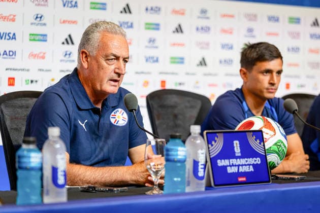 Paraguay s head coach, Gustavo Alfaro (L), and Andrés Cubas attend a press conference, PK, Pressekonferenz at Levi s Stadium in Santa Clara, California, United States, 24 June 2026. Paraguay national team, Nationalteam Press Conference in the United States !ACHTUNG: NUR REDAKTIONELLE NUTZUNG!  Copyright: xMIGUELxGUTIÉRREZx GR4030 20260624-55020699362_1