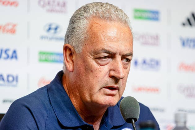 Paraguay s head coach, Gustavo Alfaro, attends a press conference, PK, Pressekonferenz at Levi s Stadium in Santa Clara, California, United States, 24 June 2026. Paraguay national team, Nationalteam Press Conference in the United States !ACHTUNG: NUR REDAKTIONELLE NUTZUNG!  Copyright: xMIGUELxGUTIÉRREZx GR4012 20260624-55020699378_1