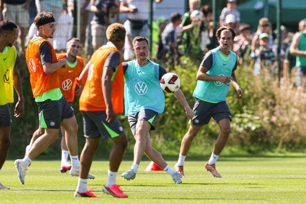Yannick Gerhardt (VfL Wolfsburg,31) - 2. Fussball Bundesliga Saison 2026-2027 Trainingsauftakt VfL Wolfsburg am VfL Center in Wolfsburg - Fussball,Deutschland,Mann,Männer,24.06.2026 *** Yannick Gerhardt, VfL Wolfsburg, 31, 2, Bundesliga, 2026–2027 season, VfL Wolfsburg kicks off training at the VfL Center in Wolfsburg, soccer, Germany, man, men, June 24, 2026