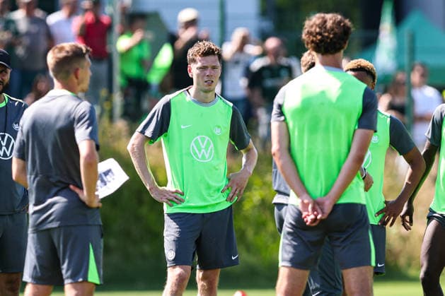 Andreas Skov Olsen (VfL Wolfsburg) - 2. Fussball Bundesliga Saison 2026-2027 Trainingsauftakt VfL Wolfsburg am VfL Center in Wolfsburg - Fussball,Deutschland,Mann,Männer,24.06.2026 *** Andreas Skov Olsen, VfL Wolfsburg 2, Bundesliga, 2026–2027 Season, VfL Wolfsburg s first training session of the season at the VfL Center in Wolfsburg, Soccer, Germany, Man, Men, June 24, 2026