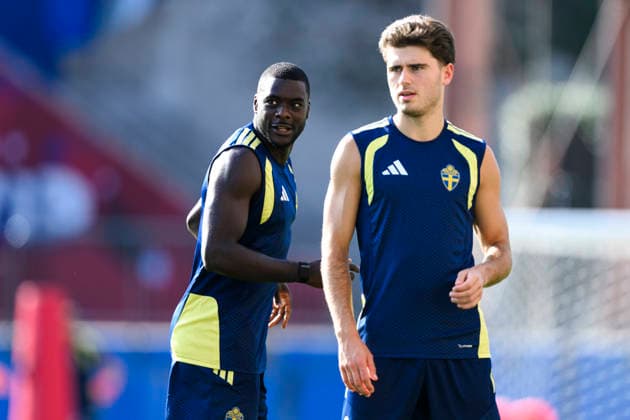 260624 Ken Sema and Besfort Zeneli of the Swedish national football team at a training session during day 14 of the FIFA World Cup, WM, Weltmeisterschaft, Fussball 2026 on June 24, 2026 in Dallas. Photo: Ludvig Thunman BILDBYRAN kod LT PA1256 fotboll football soccer fotball vm fotbolls-vm fotball-vm fotbolls-vm 2026 fifa world cup 2026 träning practice training sverige sweden sverige a day 14 bbeng *** June 24, 2026: Ken Sema and Besfort Zeneli of the Swedish national soccer team at a training session on Day 14 of the 2026 FIFA World Cup on June 24, 2026 in Dallas. Photo by Ludvig Thunman, BILDBYRAN. Code: LT PA1256. soccer, football, soccer World Cup, 2026 FIFA World Cup, training, Sweden, Sweden A, day 14 bbeng  Copyright: LUDVIGxTHUNMAN BB260624LT050