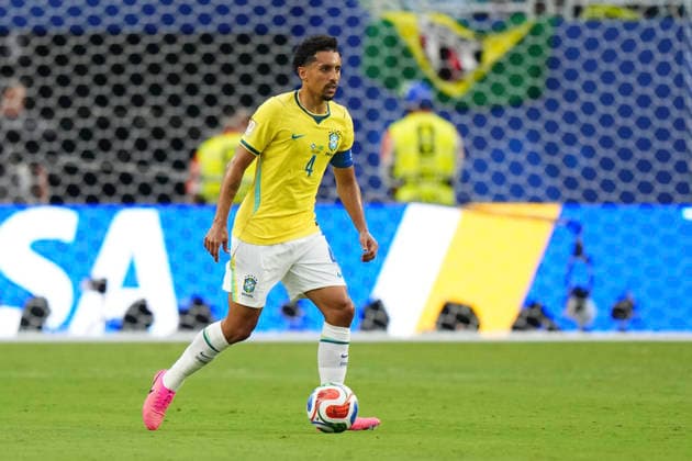 Scotland v Brazil: Group C - FIFA World Cup, WM, Weltmeisterschaft, Fussball 2026 Marquinhos of Brazil drives the ball during the FIFA World Cup 2026 Group C match between Scotland and Brazil at Miami Stadium on June 24, 2026 in Miami, United States. Miami Gardens FL United States  Copyright: xJosexBretonx originalFilename:bretonhernandez-scotland260624_npPsH.jpg