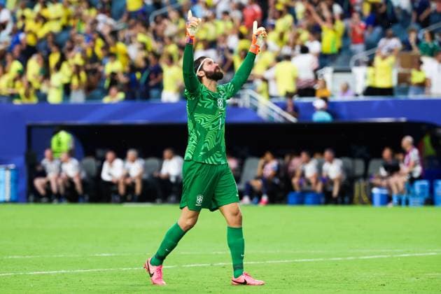 RECORD DATE NOT STATED FIFA World Cup, WM, Weltmeisterschaft, Fussball 2026 - Group C - Scotland v Brazil Alisson goalkeeper of Brazil celebrates Matheus Cunha s goal during the match between Scotland and Brazil in the third round of Group C of the 2026 FIFA World Cup group stage at Miami Stadium, in Florida, United States, on Wednesday, June 24, 2026.(Foto: William Volcov Brazil Photo Press IMAGO) Sports Miami FL United States of America Copyright: xWILLIAMxVOLCOVx