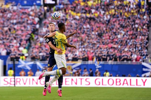Lewis Ferguson of Scotland and Rayan of Brazil during a match between Scotland and Brazil in the third round of the group stage of the 2026 World Cup, held at Miami Stadium in Miami, United States. Richard Callis Fotoarena (Richard Callis SPP)  Copyright: xRichardxCallisx xSPPx spp-en-RiCa-2969563