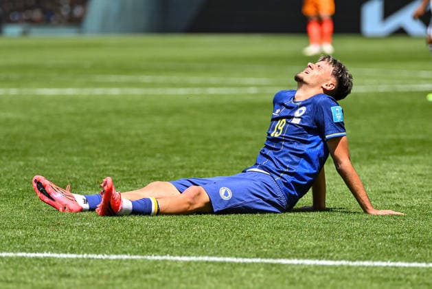 June 24, 2026: Bosnia and Herzegovina forward Kerim AlajbegoviÄ¡ (19) rests after scoring a goal in the 29th minute during the FIFA World Cup, WM, Weltmeisterschaft, Fussball match between Bosnia - Herzegovina and Qatar in Seattle, WA.Bosnia - Herzegovina defeated Qatar 3-1. CSM Seattle United States - ZUMAc04_ 20260624_zma_c04_018 Copyright: xStevexFaberx