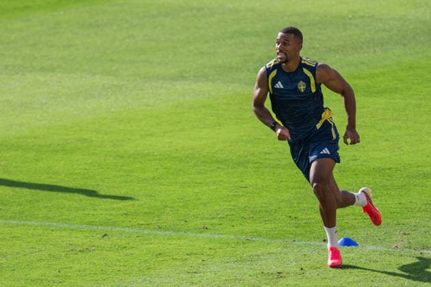 260624 Isak Hien of the Swedish national football team at a training session during day 14 of the FIFA World Cup, WM, Weltmeisterschaft, Fussball 2026 on June 24, 2026 in Dallas. Photo: Petter Arvidson BILDBYRAN kod PA PA1256 fotboll football soccer fotball vm fotbolls-vm fotball-vm fotbolls-vm 2026 fifa world cup 2026 träning practice training sverige sweden sverige a day 14 bbeng *** 260624 Isak Hien of the Swedish national soccer team at a training session on Day 14 of the 2026 FIFA World Cup on June 24, 2026 in Dallas. Photo by Petter Arvidson, BILDBYRAN. Code: PA PA1256. soccer, football, soccer World Cup, 2026 FIFA World Cup, training, Sweden, Sweden A, day 14 bbeng  Copyright: PETTERxARVIDSON BB260624PA101