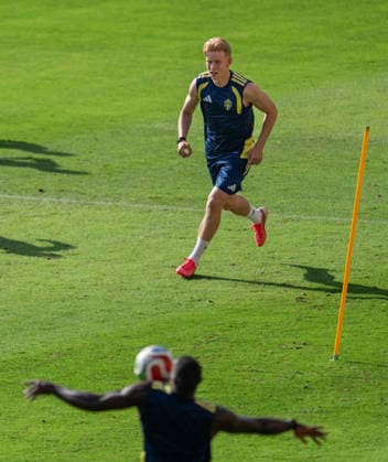 260624 Daniel Svensson of the Swedish national football team at a training session during day 14 of the FIFA World Cup, WM, Weltmeisterschaft, Fussball 2026 on June 24, 2026 in Dallas. Photo: Petter Arvidson BILDBYRAN kod PA PA1256 fotboll football soccer fotball vm fotbolls-vm fotball-vm fotbolls-vm 2026 fifa world cup 2026 träning practice training sverige sweden sverige a day 14 bbeng *** June 24, 2026: Daniel Svensson of the Swedish national soccer team at a training session on Day 14 of the 2026 FIFA World Cup on June 24, 2026 in Dallas. Photo by Petter Arvidson, BILDBYRAN. Code: PA PA1256. soccer, football, fotball, World Cup, FIFA World Cup 2026, training, Sweden, Sweden A, day 14 bbeng  Copyright: PETTERxARVIDSON BB260624PA104