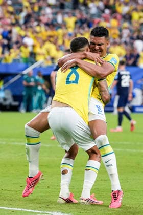 Casemiro and Bruno Guimaraes celebrate after Matheus Cunha scores the team s third goal during the third round of the 2026 World Cup group stage match between Scotland and Brazil, held at Miami Stadium in Miami, United States. Richard Callis Fotoarena (Richard Callis SPP)  Copyright: xRichardxCallisx xSPPx spp-en-RiCa-2969606
