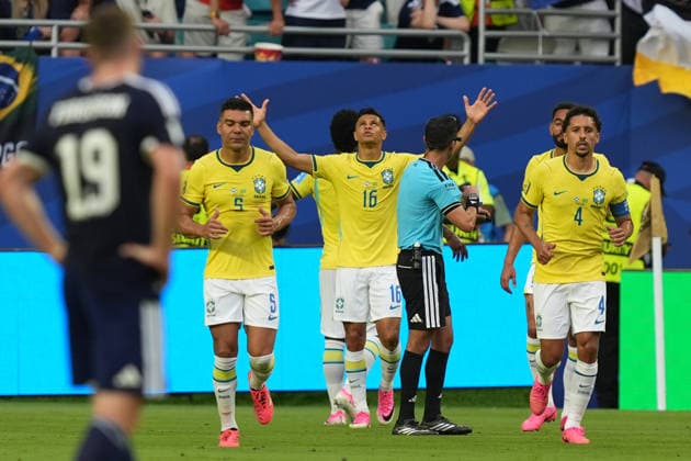 Players of Brazil celebrate a goal scored by Vinicius Junior during the FIFA World Cup, WM, Weltmeisterschaft, Fussball 2026 group stage match Scotland against Brazil at Hard Rock Stadium in Miami, United States, 24 June 2026. FIFA World Cup 2026 - Group C - Scotland vs. Brazil !ACHTUNG: NUR REDAKTIONELLE NUTZUNG!  Copyright: xAlbertoxBoalx GR4048 20260625-55020699658_1