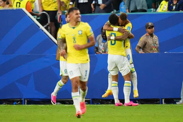 Scotland v Brazil: Group C - FIFA World Cup, WM, Weltmeisterschaft, Fussball 2026 Matheus Cunha of Brazil celebrates after scoring his team s third goal with teammate Neymar Jr of Brazil during the FIFA World Cup 2026 Group C match between Scotland and Brazil at Miami Stadium on June 24, 2026 in Miami, United States. Miami Gardens FL United States  Copyright: xJosexBretonx originalFilename:bretonhernandez-scotland260624_npoto.jpg