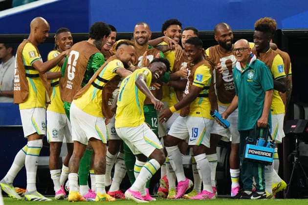 Scotland v Brazil: Group C - FIFA World Cup, WM, Weltmeisterschaft, Fussball 2026 Vinicius Junior of Brazil celebrates after scoring his team s second goal with teammates during the FIFA World Cup 2026 Group C match between Scotland and Brazil at Miami Stadium on June 24, 2026 in Miami, United States. Miami Gardens FL United States  Copyright: xJosexBretonx originalFilename:bretonhernandez-scotland260624_npIvK.jpg