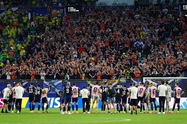 Scotland fans applaud the players at full time Scotland v Brazil, 2026 FIFA World Cup, WM, Weltmeisterschaft, Fussball Group C, Football, Miami Stadium, Miami, Florida, USA - 24 Jun 2026Miami Miami Stadium Florida (FL) United States of America EDITORIAL USE ONLY No use with unauthorised audio, video, data, fixture lists, club league logos or live services. Online in-match use limited to 120 images, no video emulation. No use in betting, games or single club league player publications.  Copyright: xMichaelxZemanek Shutterstockx 16956031cy