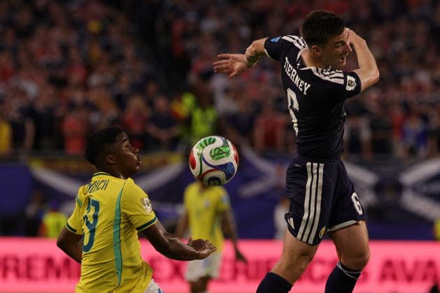 FIFA World Cup, WM, Weltmeisterschaft, Fussball 2026 - Group C - Scotland vs Brazil Endrick of Brazil (L) in action against Kieran Tierney of Scotland (R) during the FIFA World Cup 2026 group stage match Scotland against Brazil, in Miami, Florida, USA, 24 June 2026. MIAMI United States  Copyright: xCRISTOBALxHERRERA-ULASHKEVICHx