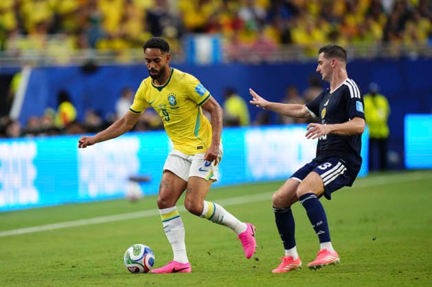 Scotland v Brazil: Group C - FIFA World Cup, WM, Weltmeisterschaft, Fussball 2026 Matheus Cunha of Brazil and Kenny Mclean of Scotland compete for the ball during the FIFA World Cup 2026 Group C match between Scotland and Brazil at Miami Stadium on June 24, 2026 in Miami, United States. Miami Gardens FL United States  Copyright: xJosexBretonx originalFilename:bretonhernandez-scotland260624_np6dM.jpg