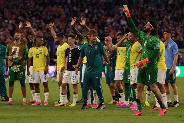 FIFA World Cup, WM, Weltmeisterschaft, Fussball 2026 - Group C - Scotland vs Brazil Players of Brazil greet their supporters after winning the FIFA World Cup 2026 group stage match Scotland against Brazil, in Miami, Florida, USA, 24 June 2026. MIAMI United States  Copyright: xCRISTOBALxHERRERA-ULASHKEVICHx