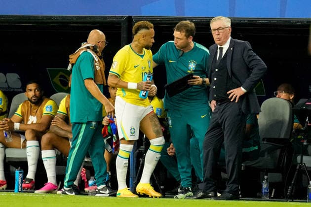 Neymar Jr (Brazil) looks on during the FIFA World Cup, WM, Weltmeisterschaft, Fussball 2026 Group C match between Scotland and Brazil at Miami Stadium on June 24, 2026 in Miami, United States. (Photo by Alex Gottschalk DeFodi Images) - *** Neymar Jr. of Brazil watches as the 2026 FIFA World Cup Group C match between Scotland and Brazil takes place at Miami Stadium on June 24, 2026, in Miami, United States. Photo by Alex Gottschalk, DeFodi Images
