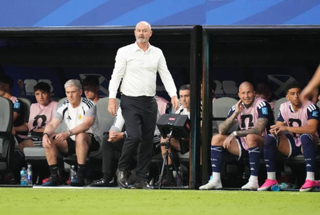 Steve Clarke (Scotland) looks on during Scotland and Brazil, Group L FIFA World Cup, WM, Weltmeisterschaft, Fussball 2026, Miami Stadium, Boston, USA on June 24, 2026. Thor Wegner DeFodi Images. (Photo by DeFodi Images) - *** Steve Clarke of Scotland watches the match between Scotland and Brazil in Group L of the 2026 FIFA World Cup at Miami Stadium in Boston, USA, on June 24, 2026. Photo by Thor Wegner, DeFodi Images