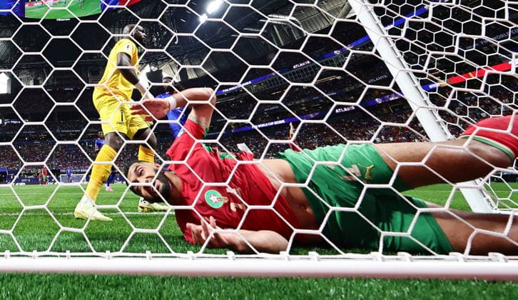 FIFA World Cup, WM, Weltmeisterschaft, Fussball 2026 - Group C - Morocco vs Haiti Ismael Saibari of Morocco falls into the goal net during the FIFA World Cup 2026 group stage match Morocco against Haiti, in Atlanta, Georgia, USA, 24 June 2026. ATLANTA United States  Copyright: xRONALDxWITTEKx