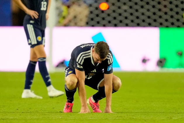 Lewis Ferguson (Scotland) looks disappointed, dejected, frustrated after the defeat during the FIFA World Cup, WM, Weltmeisterschaft, Fussball 2026 Group C match between Scotland and Brazil at Miami Stadium on June 24, 2026 in Miami, United States. (Photo by Alex Gottschalk DeFodi Images) - *** Lewis Ferguson of Scotland looks disappointed, dejected, and frustrated after the loss in the 2026 FIFA World Cup Group C match between Scotland and Brazil at Miami Stadium on June 24, 2026, in Miami, United States. Photo by Alex Gottschalk, DeFodi Images