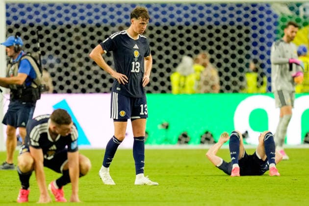 Jack Hendry (Scotland) looks disappointed, dejected, frustrated after the defeat during the FIFA World Cup, WM, Weltmeisterschaft, Fussball 2026 Group C match between Scotland and Brazil at Miami Stadium on June 24, 2026 in Miami, United States. (Photo by Alex Gottschalk DeFodi Images) - *** Jack Hendry of Scotland looks disappointed, dejected, and frustrated after the loss in the 2026 FIFA World Cup Group C match between Scotland and Brazil at Miami Stadium on June 24, 2026, in Miami, United States. Photo by Alex Gottschalk, DeFodi Images
