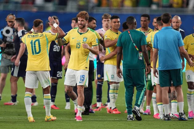 Brazilian players react during the FIFA World Cup, WM, Weltmeisterschaft, Fussball 2026 group stage match Scotland against Brazil at Hard Rock Stadium in Miami, United States, 24 June 2026. FIFA World Cup 2026 - Group C - Scotland vs. Brazil !ACHTUNG: NUR REDAKTIONELLE NUTZUNG!  Copyright: xAlbertoxBoalx GR4140 20260625-55020699962_1