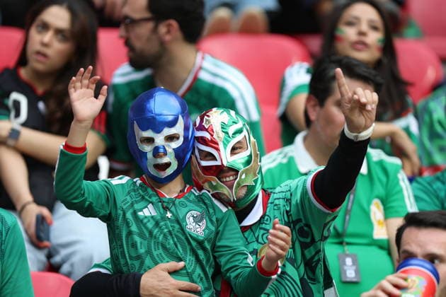 FIFA World Cup, WM, Weltmeisterschaft, Fussball 2026 - Group A - Czech Republic vs Mexico Fans of Mexico cheer before the FIFA World Cup 2026 group stage match Czech Republic against Mexico in Mexico City, Mexico, 24 June 2026. Ciudad de Mexico Mexico  Copyright: xISAACxESQUIVELx