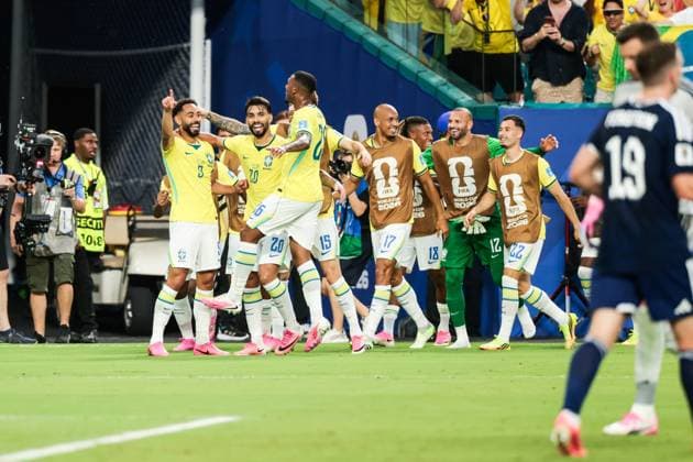 RECORD DATE NOT STATED FIFA World Cup, WM, Weltmeisterschaft, Fussball 2026 - Group C - Scotland v Brazil Matheus Cunha player of Brazil celebrates his goal with teammates during the match between Scotland and Brazil in the third round of Group C of the 2026 FIFA World Cup group stage at Miami Stadium, in Florida, United States, on Wednesday, June 24, 2026.(Foto: Vanessa Carvalho Brazil Photo Press IMAGO) Sports %G Copyright: xVanessaxCarvalhox
