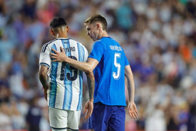 AUBURN, USA - JUNE 09: Gisli Thordarson 5 of Iceland greets Cristian Romero 13 of Argentina after a football friendly match at Jordan-Hare Stadium in Auburn, USA.  Copyright: xStewxMilnexx xSPPx Sportspressphoto_SPR175922