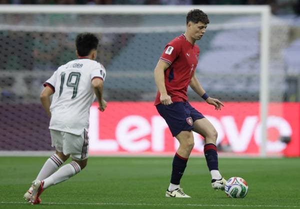 Czechia v Mexico - FIFA World Cup, WM, Weltmeisterschaft, Fussball 2026 - Group A MEXICO CITY, MEXICO - JUNE 24: Ladislav Krejci (7) of Czechia in action against Gilberto Mora of Mexico during 2026 FIFA World Cup First Stage Group A match between Czechia and Mexico at Estadio Azteca (Mexico Stadium) in Mexico City, Mexico on June 24, 2026. Luciano Gonzalez Anadolu Mexico City Mexico. Editorial use only. Please get in touch for any other usage.  Copyright: x2026xAnadoluxLucianoxGonzalezx