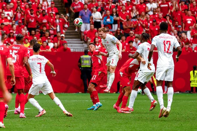 June 24, 2026, Vancouver, British Columbia, Canada: ALISTAIR JOHNSTON (2) of Canada heads a ball towards the Swiss goal in the final moments of the game. Canada vs. Switzerland in FIFA World Cup, WM, Weltmeisterschaft, Fussball group stage play held at BC Place Stadium in Vancouver, BC Canada Vancouver Canada - ZUMAk184 20260624_zsp_k184_039 Copyright: xGordonxKalischx