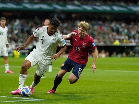 Czechia v Mexico - FIFA World Cup, WM, Weltmeisterschaft, Fussball 2026 - Group A MEXICO CITY, MEXICO - JUNE 24: Luis Romo (7) of Mexico in action against Pavel Sulc (18) of Czechia during 2026 FIFA World Cup First Stage Group A match between Czechia and Mexico at Estadio Azteca (Mexico Stadium) in Mexico City, Mexico on June 24, 2026. Luciano Gonzalez Anadolu Mexico City Mexico. Editorial use only. Please get in touch for any other usage.  Copyright: x2026xAnadoluxLucianoxGonzalezx