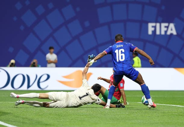 (260625) -- ATLANTA, June 25, 2026 -- Lenny Joseph (top) of Haiti vies with Morocco s goalkeeper Yassine Bounou (bottom) during the group C match between Morocco and Haiti at the 2026 FIFA World Cup, WM, Weltmeisterschaft, Fussball at Atlanta Stadium in Atlanta, the United States, June 24, 2026. ) (SP)U.S.-ATLANTA-FOOTBALL-FIFA WORLD CUP-GROUP C-MAR VS HTI WangxKaiyan 
