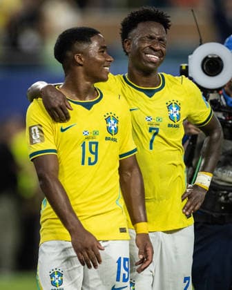Vinicius Junior of Brazil (R) hugs Endrick of Brazil (L) during a FIFA Men’s World Cup 2026 Group Stage football match between Scotland and Brazil at Miami Stadium, in Miami Gardens on June 24th 2026 (Photo by Ricardo Nogueira SPP)  Copyright: xRicardoxNogueira SPPx Sportspressphoto_SPR175950