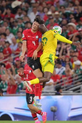 FIFA World Cup, WM, Weltmeisterschaft, Fussball 2026 - Group A - South Africa vs South Korea South Korea s Kim Min-jae (L) in action against South Africa s Evidence Makgopa during the FIFA World Cup 2026 group stage match South Africa against South Korea in Monterrey, Mexico, 24 June 2026. Monterrey Mexico  Copyright: xYONHAPx