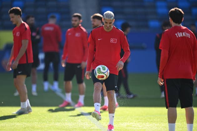 Turkish national football team holds training session in Los Angeles, California LOS ANGELES, CALIFORNIA - JUNE 24: Mert Muldur of the Turkish national football team attends the training session at Carson Sports Park in Los Angeles, California on June 24, 2026.<!--TgQPHd --> Tayfun Coskun Anadolu Los Angeles United States. Editorial use only. Please get in touch for any other usage.  Copyright: x2026xAnadoluxTayfunxCoskunx