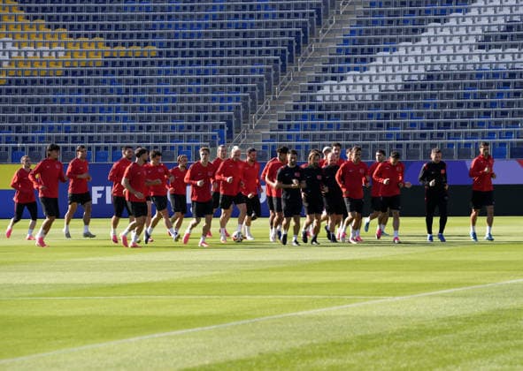 Turkish national football team holds training session in Los Angeles, California LOS ANGELES, CALIFORNIA - JUNE 24: Turkish national football team attends the training session at Carson Sports Park in Los Angeles, California on June 24, 2026.<!--TgQPHd --> Tayfun Coskun Anadolu Los Angeles United States. Editorial use only. Please get in touch for any other usage.  Copyright: x2026xAnadoluxTayfunxCoskunx