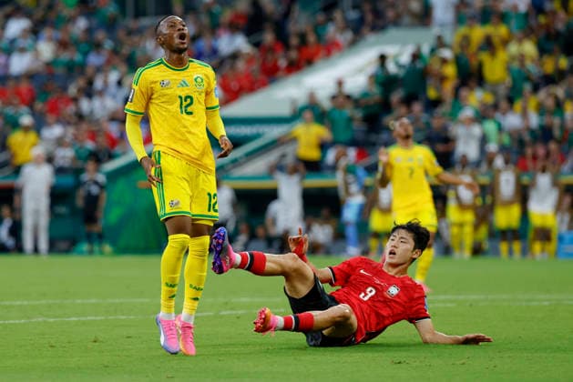 June 24, 2026, Guadalupe, Nuevo Leon, Mexico: T. Maseko (L) of South Africa reacts to a play against Korea Republic, during the match between South Africa and Korea Republic for the 3rd round of the group A of the FIFA World Cup, WM, Weltmeisterschaft, Fussball 2026, at Monterrey Stadium. Guadalupe Mexico - ZUMAo125 20260624_zip_o125_015 Copyright: xAntonioxOjedax